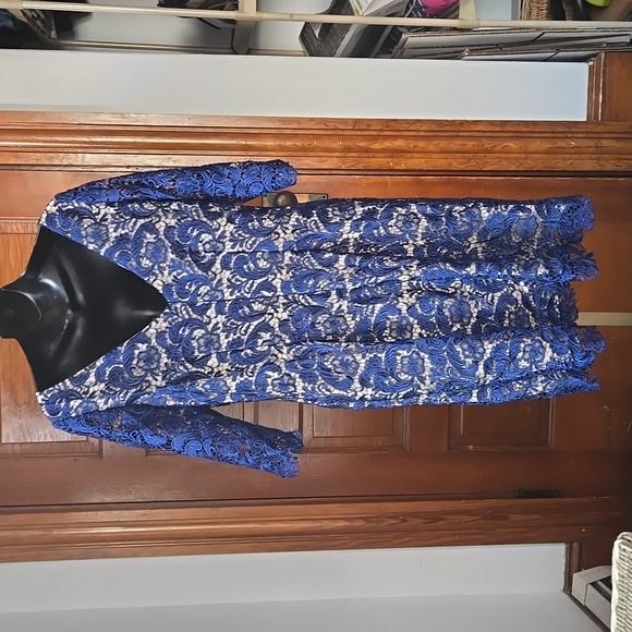 Eliza J. Royal Collection Blue Lace Overlay Low-back Sheath US 12 - Picture 5 of 10